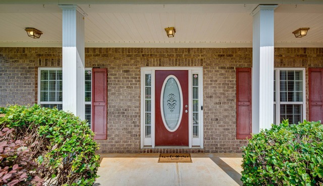 Inviting Austell Home: 14 Mi to Downtown Atlanta!