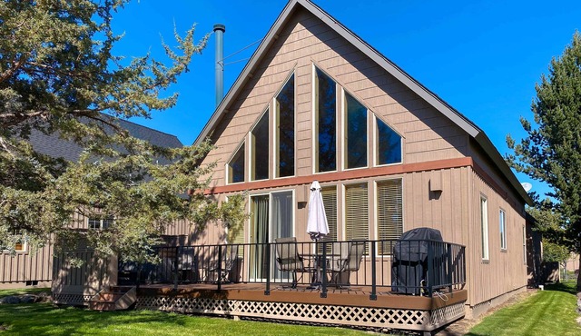 Inviting chalet with private hot tub, grill, 3 pools, hot tub, gym, & tennis
