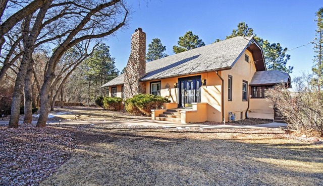 Inviting Colorado Springs House with Spacious Deck!