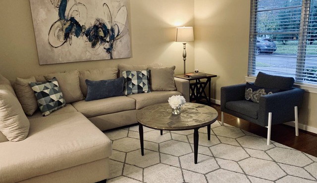 Inviting/Cozy Home in Medical Center - Beautiful home to stay!