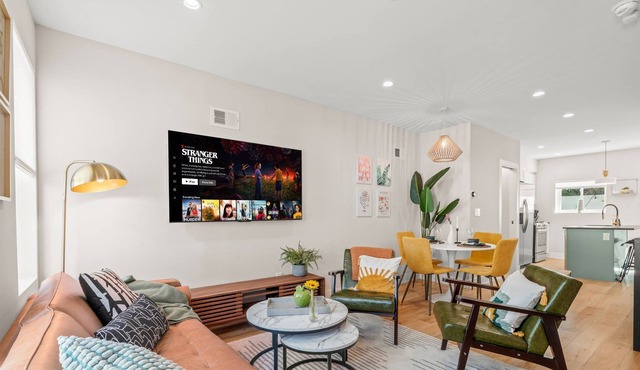 Inviting Family Oasis & E Passyunk Game Home