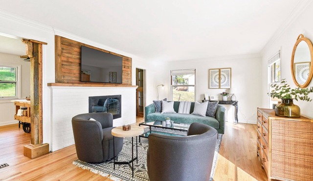 Inviting Home near park and lake