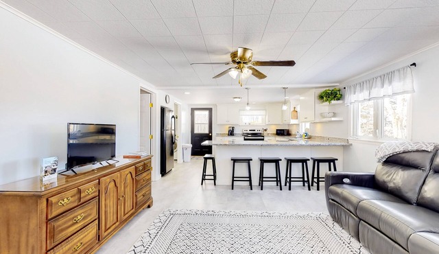 Inviting home with firepit, fast WiFi, skiing, full kitchen, & W/D