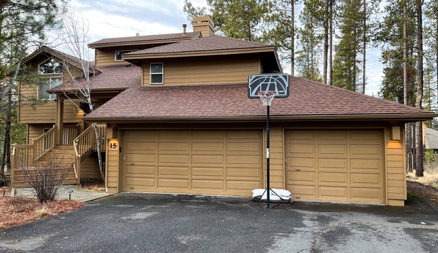 Inviting house with hot tub, game tables, bikes, & partial mountain view
