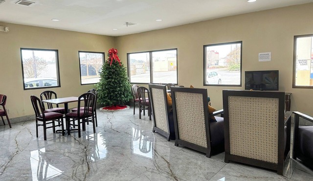 Inviting King Room | Peaceful Rome Stay Near Shops & Local Favorites