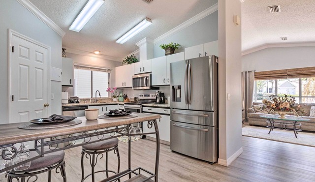 Inviting Lady Lake House: In the Village!