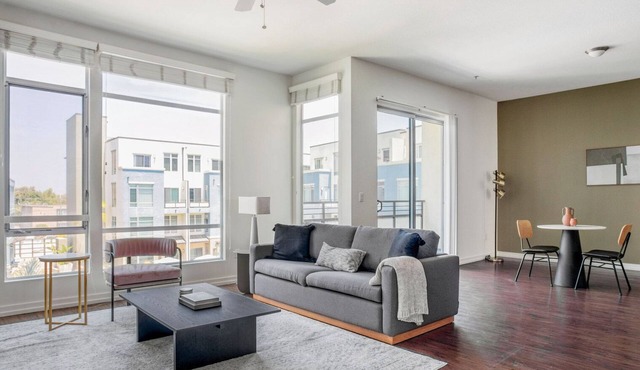 Inviting Marina Del Rey 1BR w/Pool & Spa, nr Venice Beach, by Blueground