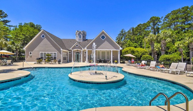 Inviting Myrtle Beach Condo: 1 Mi to Beach Access!