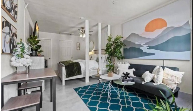 Inviting Oasis - Cozy, Spotless, and Comfortable Room