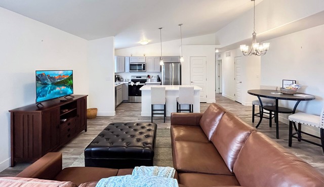 Inviting Pet-Friendly Home w/Dedicated Workspace