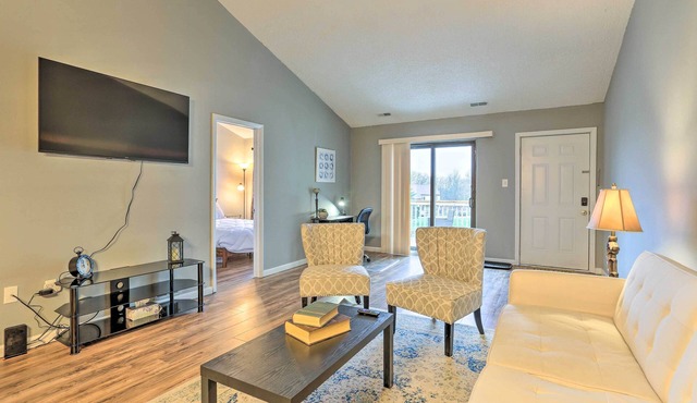 Inviting Poconos Getaway w/Deck: Ski & Hike!