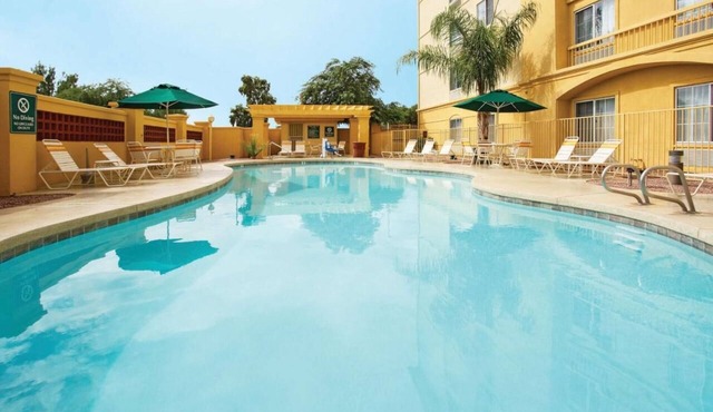 Inviting Room Perfect for Couple Stay with Free Breakfast & Outdoor Pool Access