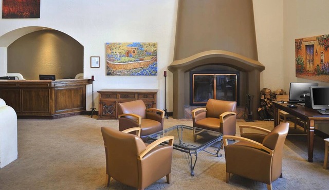 Inviting Room w/Balcony for Scenic Getaways – 4 Miles from Cathedral Rock