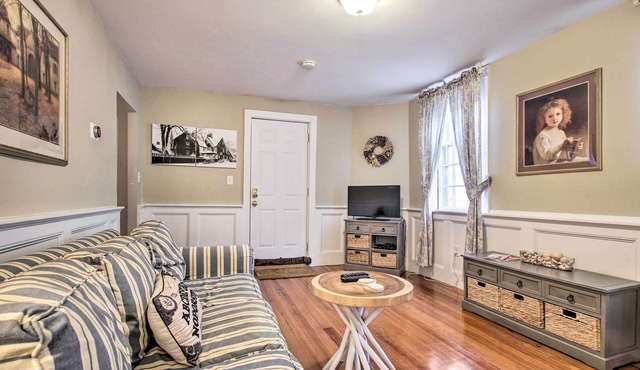 Inviting Salem Apartment Near Waterfront & Museums