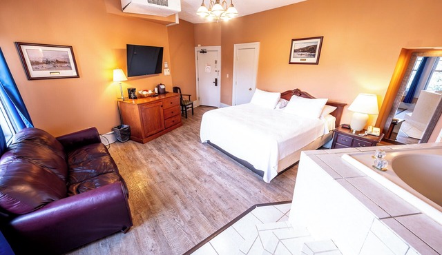 Inviting Stay w/Amazing Adventure in Delaware | Golf & Spa Retreat | Dining