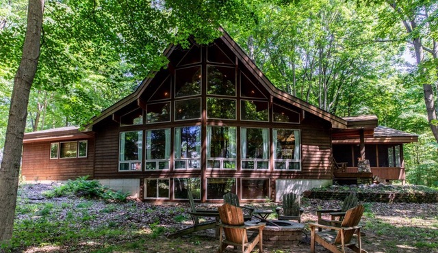 Inviting Timber Frame home near the beach with pool table, central AC, & W/D