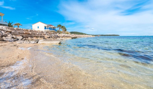 Inviting vacation apartment right by the sea for a wonderful vacation.