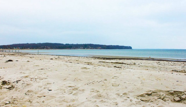 Inviting vacation home near the beach with WLAN, oven and washing machine