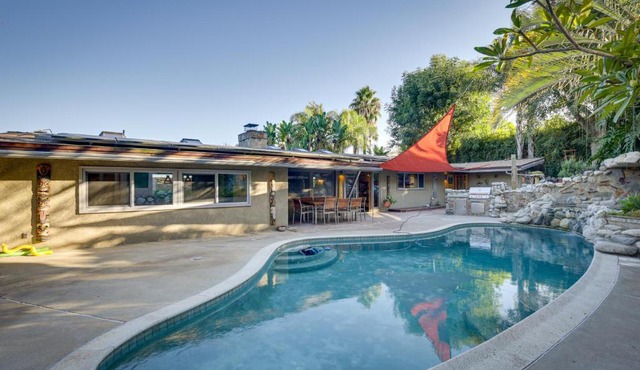 Inviting Vista Home with Pool 10 Mi to Oceanside!