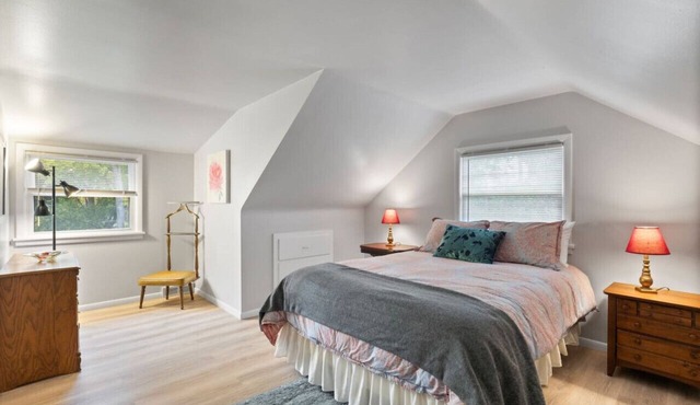 Inviting Webster Gem w/Office!