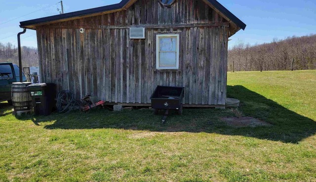 Iona Cabin: Your Cozy Retreat for Hunting, Off-Roading, and Relaxation