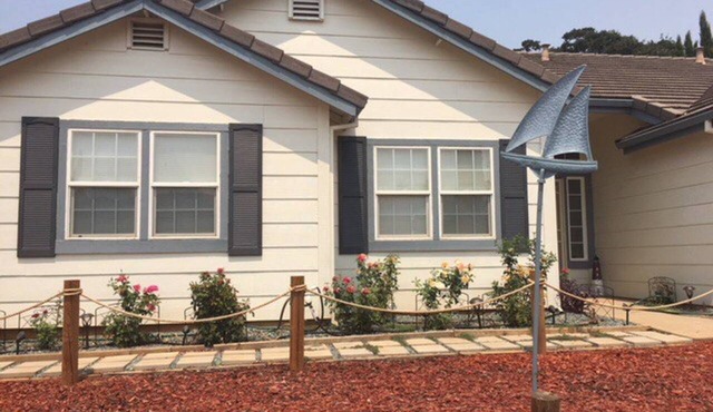 Ione Captains Cottage With 3 separate BEDROOMS Close to Town. Centrally located.