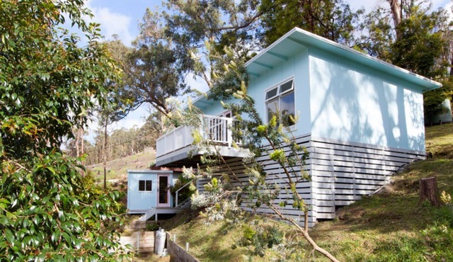 Ipanema is a cozy 50s Aussie beach shack with ocean views