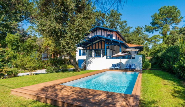 Iparra Holiday Home – Hossegor Golf – 12 Guests, Private Pool, A/C, Near the Beach