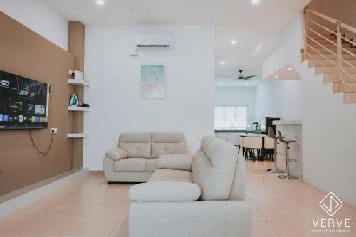 Ipoh Summer Suite by Veve EECH05