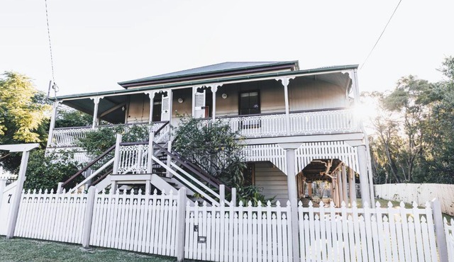 Ipswich Central Colonial 4&2 house + 2&1 apartment