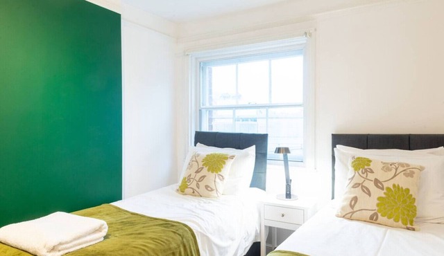 Ipswich City Centre Stay – 2BR 2BATH Flat for 6 Guests