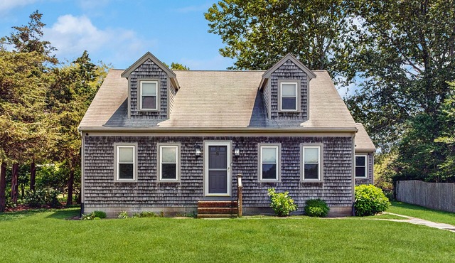 Ireland Time | House in Nantucket with deck, full kitchen, & W/D