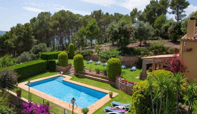 Irina - Four Bedroom Villa, Sleeps 8