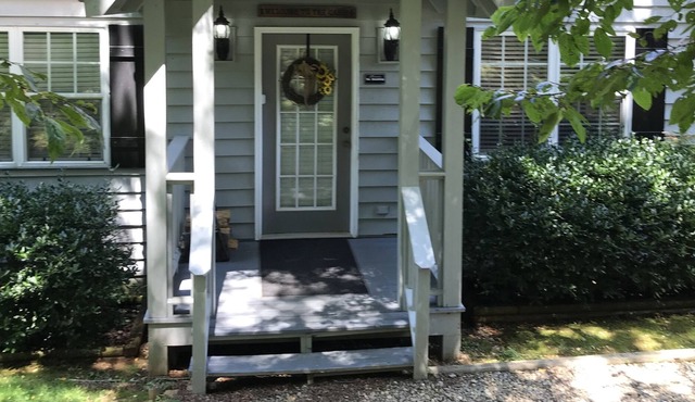 Iris Cabin - Quaint & Cozy Cabin in Blairsville by RedAwning