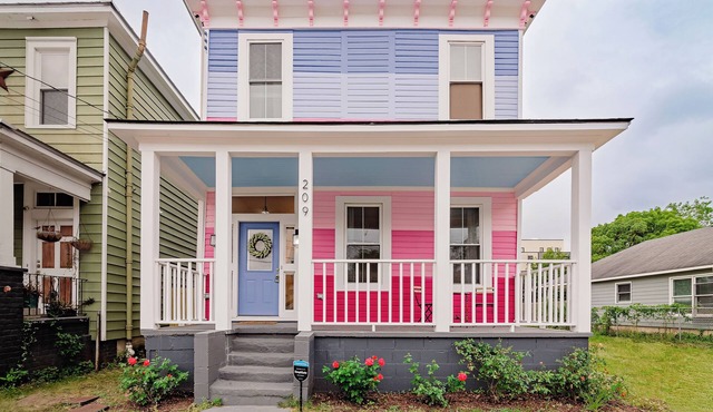 Iris House 5BR Girly Bachelorette Getaway in Savannah, GA
