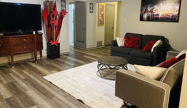 Iris Lane Cozy 3BR near Arlington ent.district
