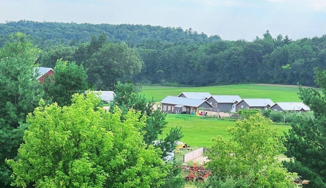 Irish Acres Farm GLAMPGroundnDeluxe & Rustic GlampingnHosting n1-22 persons