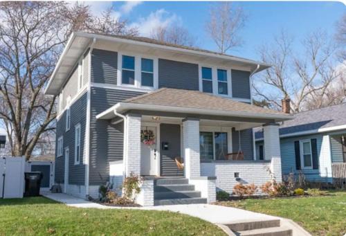 Irish Cove Getaway! Walk to ND!