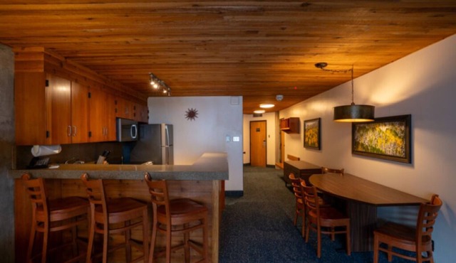 Iron Blosam Lodge!Steps to the Mountain! Snowbird, UT. From 3/22 to3/29/25