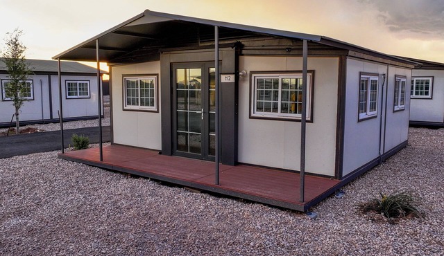 Iron Horse Living - 2 Bed Studio