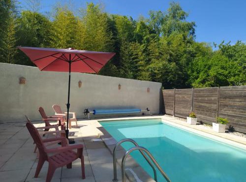 IRON MAN offer a villa located right on the river