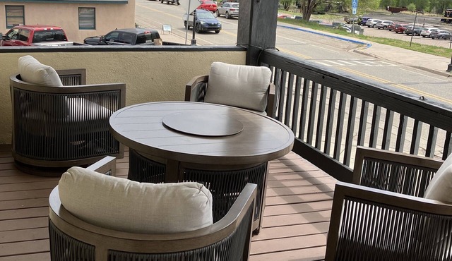 Iron Rail Inn
