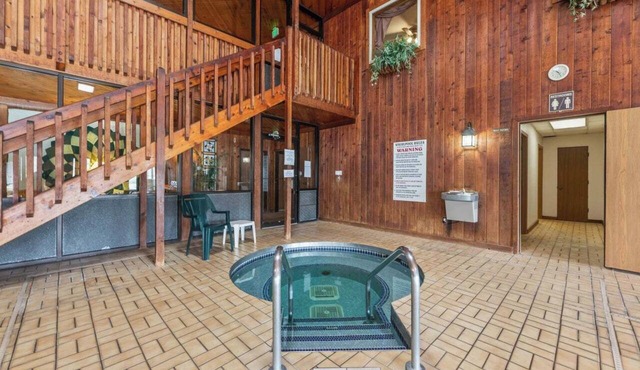 Iron Ridge Inn Motel