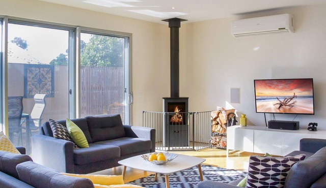 Ironbark on Dolphin - sleeps 10