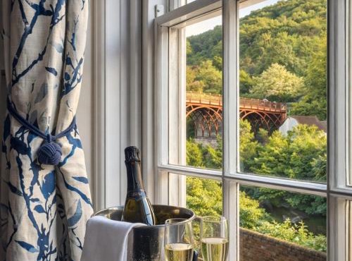 Ironbridge View Townhouse WINNER 2026 UK MOST PICTURESQUE SELF-CATERING HOLIDAY HOME & WINNER SELF-CATERING ACCOMMODATION OF THE YEAR 2025