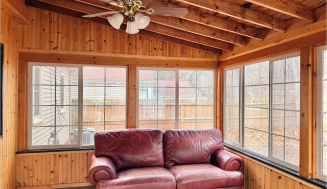 Irondequoit Bay house: Spacious 3BR/2BA Getaway