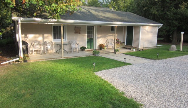 IRONTON COTTAGE - Two Bedroom Home - Great Location