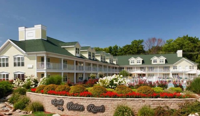Iroquois Suite at Kelley's Island Venture Resort