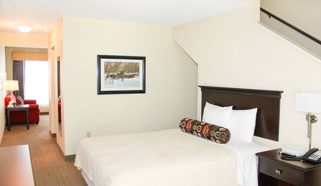 Iroquois Suite at Kelley's Island Venture Resort