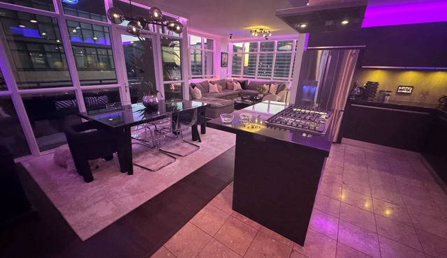 Irvine 2-bedroom condo in luxury high-rise with full amenities